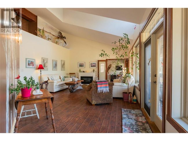 250 1 St Ave, House other with 3 bedrooms, 5 bathrooms and 3 parking in Kootenay Boundary BC | Image 19
