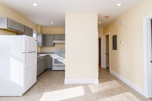 0-3 Atlantic Ave, Attleboro, MA, 02703-3525 | Card Image