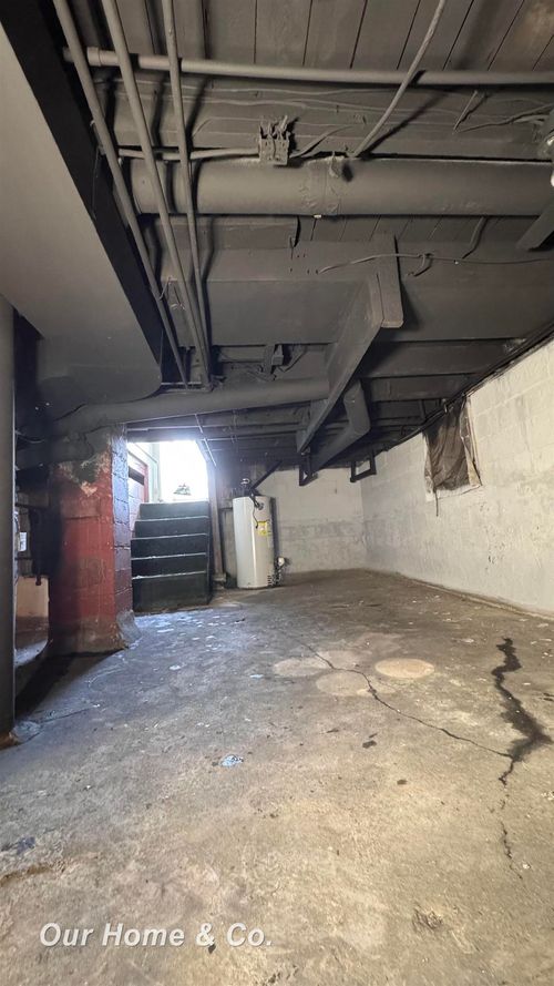 708 Sherman Rd, Saginaw, MI, 48604-2026 | Card Image