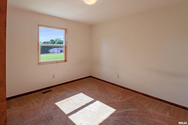2210-2212 W Huntington Dr, Home with 0 bedrooms, 0 bathrooms and 2 parking in Quincy IL | Image 16
