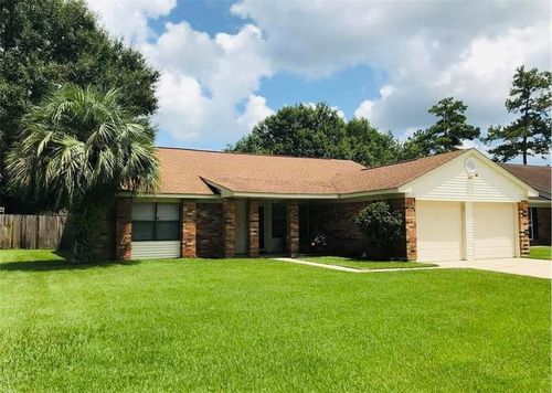 802 Lake Arthur Ct, Slidell, LA, 70461-3856 | Card Image
