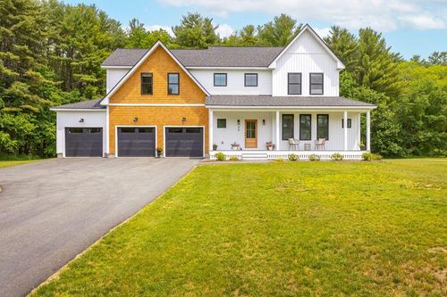 90 Running Hill Rd, Scarborough, ME, 04074-9596 | Card Image