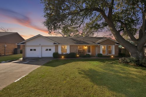 4018 Lynbrook Ln, Arlington, TX, 76015-4014 | Card Image