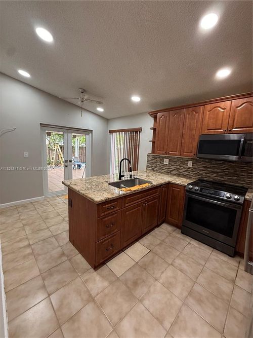 19926 Nw 67th Pl, Hialeah, FL, 33015-2413 | Card Image