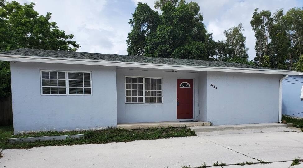 Melaleuca Ln, Lake Worth, FL 33461