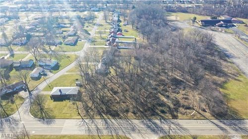 902 S Meridian Rd, Youngstown, OH, 44509 | Card Image