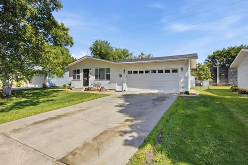 428 Brook Ave, Moorhead, MN, 56560-4929 | Card Image