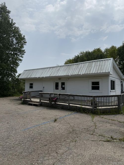 2231 S Van Dyke Rd, Marlette, MI, 48453-9705 | Card Image