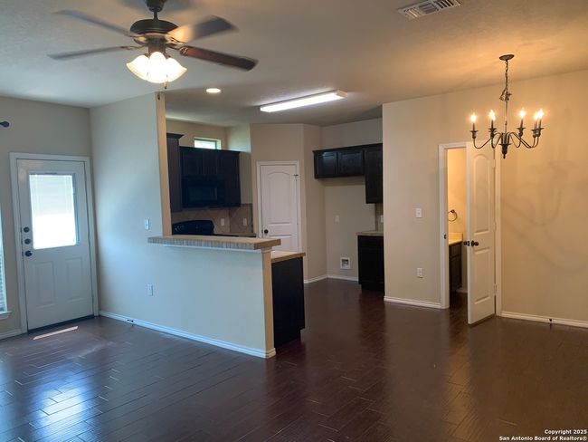 201 Anne Louise Dr, Home with 3 bedrooms, 3 bathrooms and null parking in New Braunfels TX | Image 4