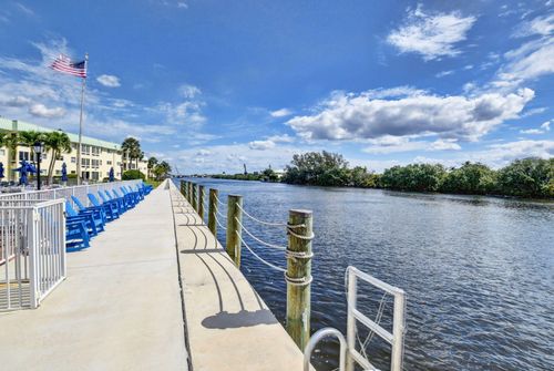 305-10 Colonial Club Dr, Boynton Beach, FL, 33435-8335 | Card Image