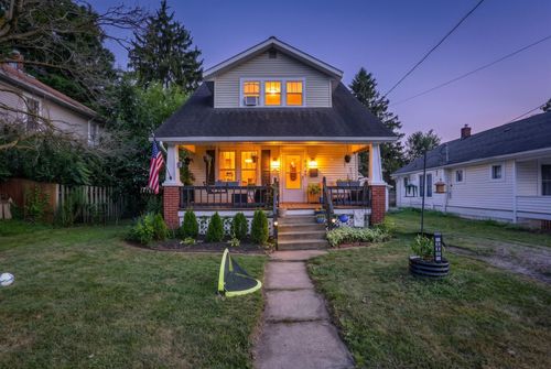 810 Eppley Ave, Zanesville, OH, 43701-5671 | Card Image