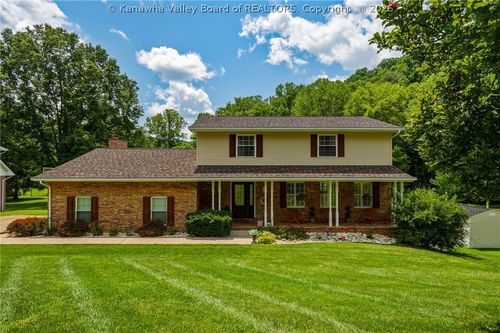 301 Teays Meadows Rd, Scott Depot, WV, 25560-9580 | Card Image