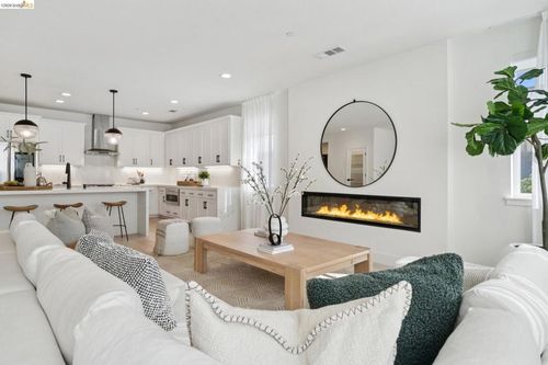 5549 Promontory Way, Antioch, CA, 94531-8740 | Card Image