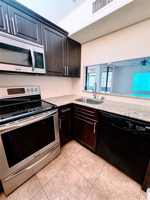 apt-160-10730 Nw 14th St, Plantation, FL, 33322-6954 | Card Image