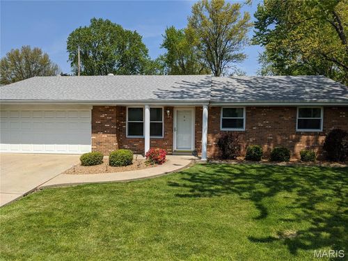 213 Lakeland Blvd, Swansea, IL, 62226-1829 | Card Image