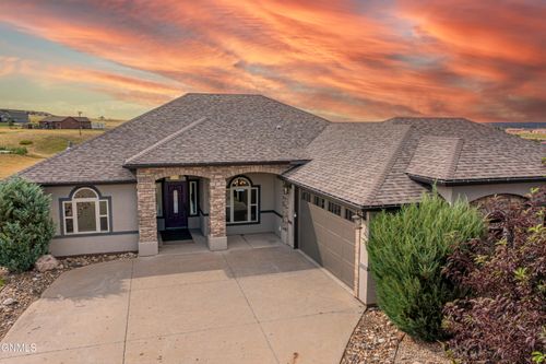 2004 16th St E, Williston, ND, 58801-6705 | Card Image