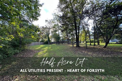 311 S Hickory St, Forsyth, MO, 65653-5670 | Card Image