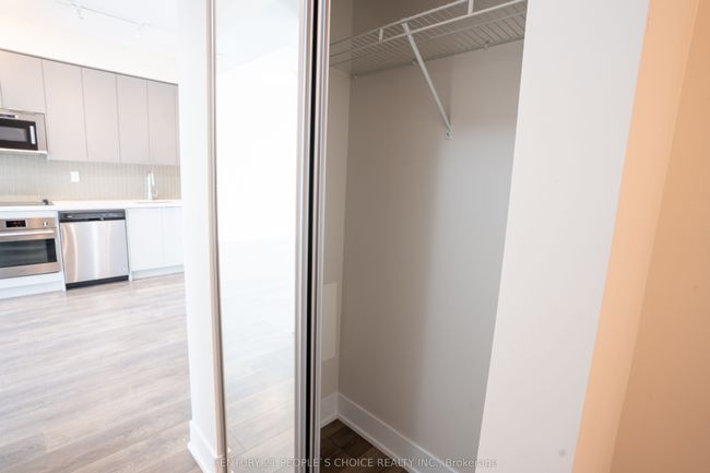 3601 - 2908 Highway 7, Condo with 3 bedrooms, 2 bathrooms and 1 parking in Vaughan ON | Image 13
