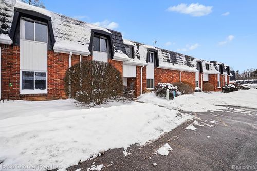 apt-1-1872 Colonial Village Way, Waterford, MI, 48328-1958 | Card Image