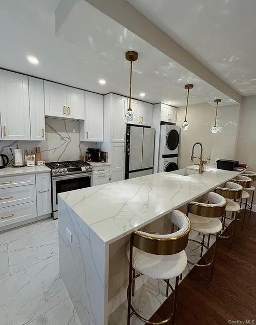 1-371-20 Utopia Pkwy, Whitestone, NY, 11357-4133 | Card Image