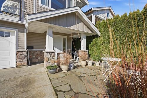 863 Lee St, White Rock, BC, V4B4N7 | Card Image