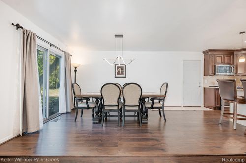 6545 Post Oak Dr, West Bloomfield, MI, 48322-3831 | Card Image