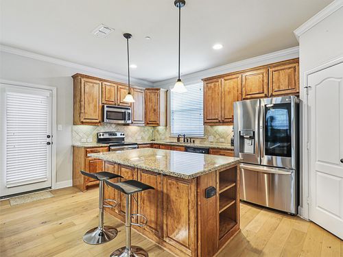 6b-81-2500 Rockbrook Dr, Lewisville, TX, 75067-3804 | Card Image