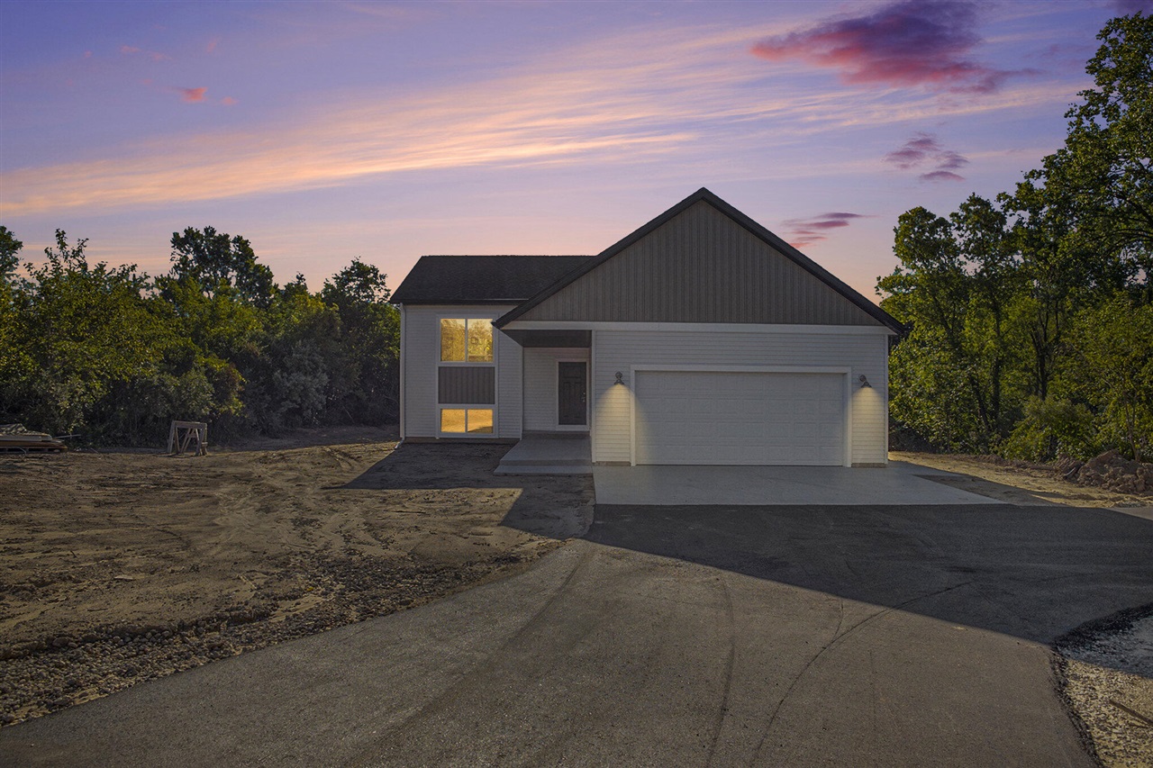 Dicey St, Montague, MI 49437