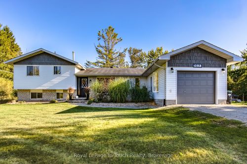 1023 Flos 4 Road W, Springwater, ON, L0L2K0 | Card Image