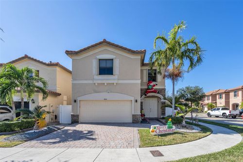 8894 W 34th Ave, HIALEAH, FL, 33018-1878 | Card Image