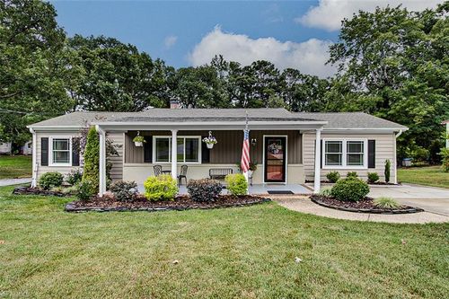 592 Morton Ave, Asheboro, NC, 27205-7543 | Card Image