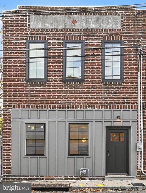 64 E Spring Ave, ARDMORE, PA, 19003-2142 | Card Image