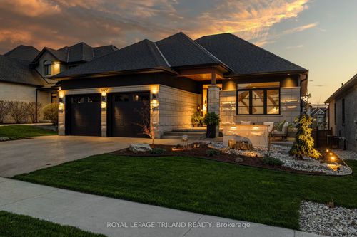 1055 Trailsway Ave, London, ON, N6K0J1 | Card Image