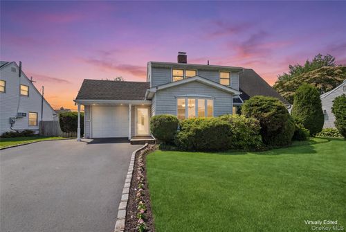 32 Carriage Lane, Hempstead, NY, 11756 | Card Image