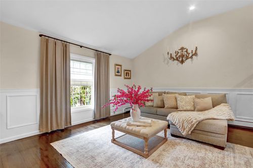 2867 Wynsum Ave, Merrick, NY, 11566-5408 | Card Image