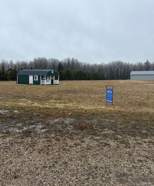 405 E Osceola, Lake City, MI, 49651-8577 | Card Image