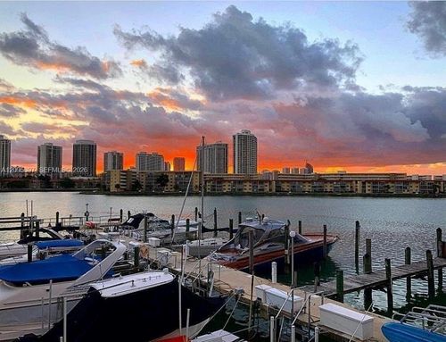 1901-18031 Biscayne Blvd, Aventura, FL, 33160-5282 | Card Image