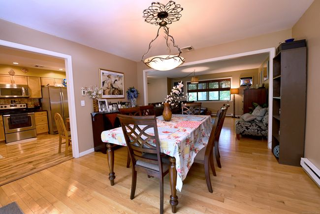 8 Candleview Dr, House other with 3 bedrooms, 3 bathrooms and 12 parking in Sherman CT | Image 10