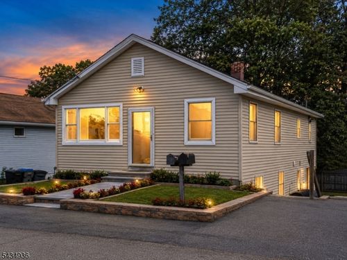 20 Oak St, Mount Arlington, NJ, 07856-1418 | Card Image