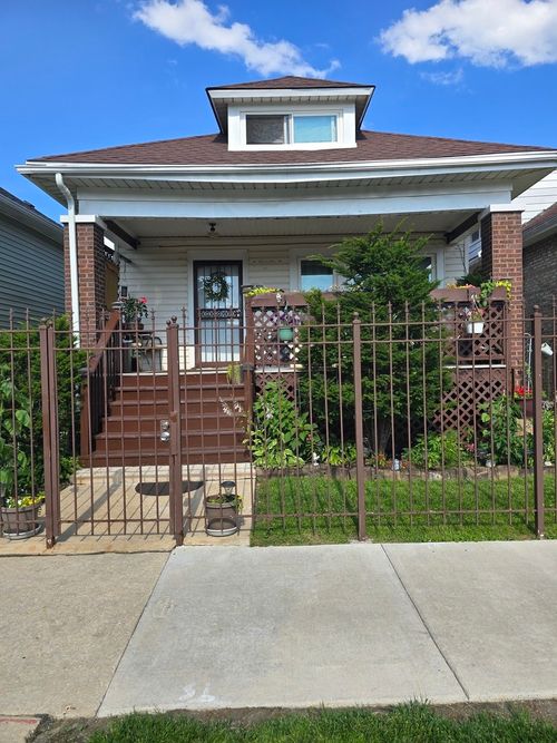 6515 S Mozart Street, Chicago, IL, 60629 | Card Image