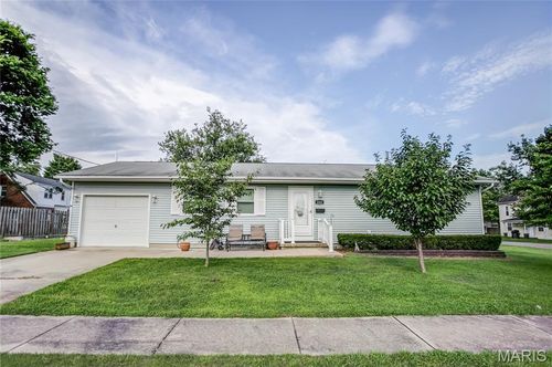 222 S Prairie St, Greenville, IL, 62246-1814 | Card Image