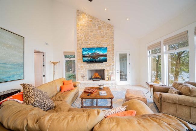 582 Windy Point Dr, House other with 7 bedrooms, 9 bathrooms and null parking in Mt Vernon TX | Image 11