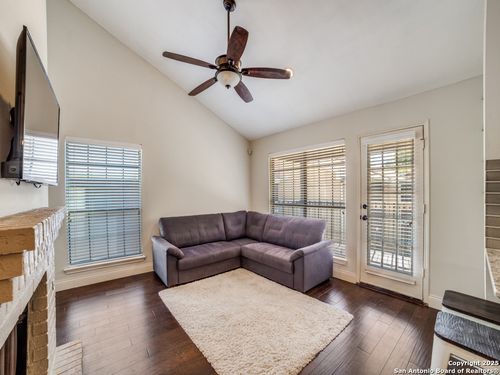 apt-802-8655 Datapoint Dr, San Antonio, TX, 78229-3263 | Card Image