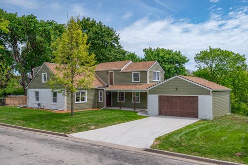1120 N 124th St, Wauwatosa, WI, 53226-3319 | Card Image