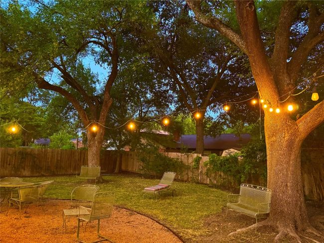 9215 Hunters Trce E, House other with 4 bedrooms, 2 bathrooms and null parking in Austin TX | Image 7