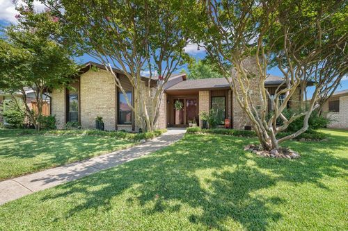 1913 Rambling Ridge Ln, Carrollton, TX, 75007-3115 | Card Image