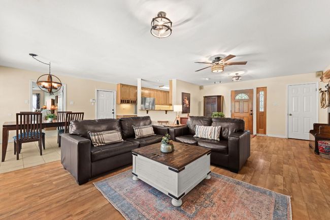 11551 Fm 32, House other with 4 bedrooms, 3 bathrooms and 5 parking in Fischer TX | Image 4