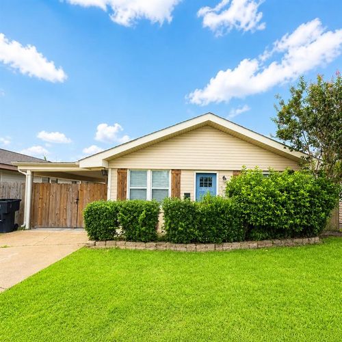 109 Vista Dr, Belle Chasse, LA, 70037-1611 | Card Image