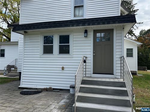 565 Rivervale Rd, River Vale, NJ, 07675-6400 | Card Image