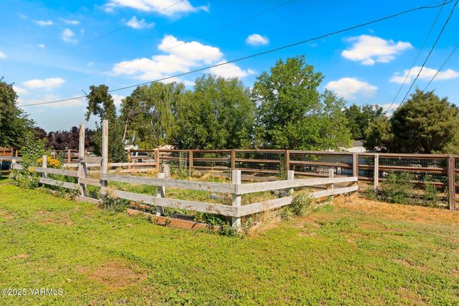 1620 Selah Loop Rd-22 | Image 19